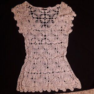 Beautiful Women's Lace top. Tan Size Small